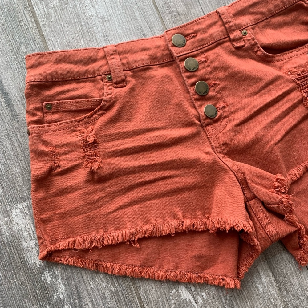 π₯π₯BILLABONG - DISTRESSED DENIM SHORTπ₯π₯ - Picture 3 of 4